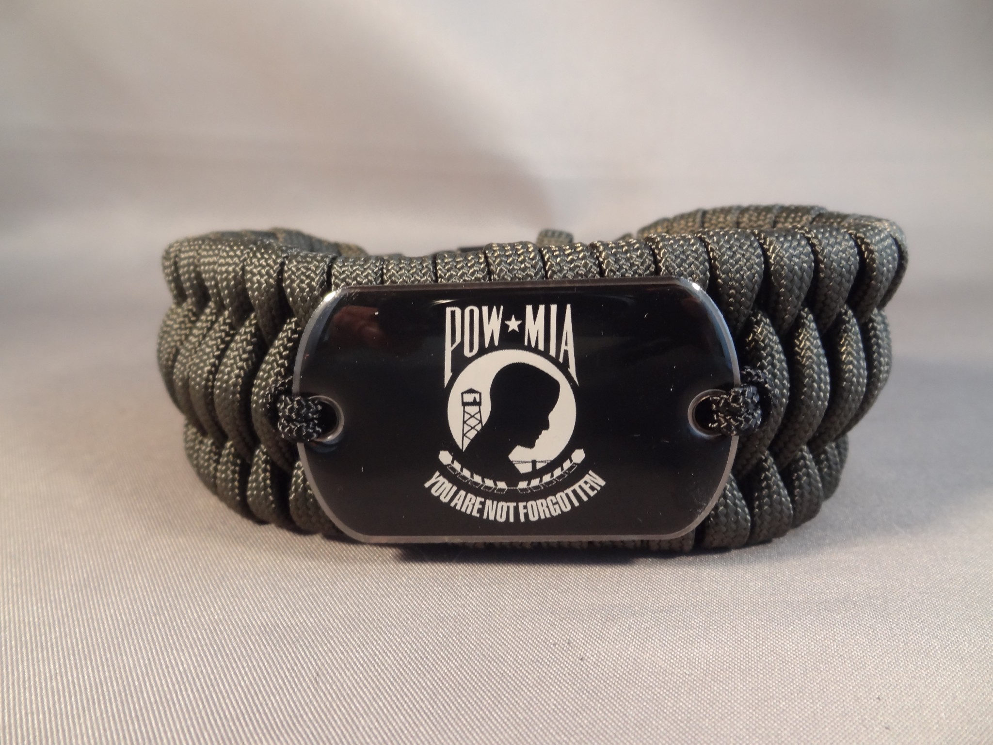 Prisoner of War Black Handmade Paracord Military Bracelet with POW MIA Emblem 