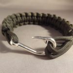 Fish hook survival bracelet