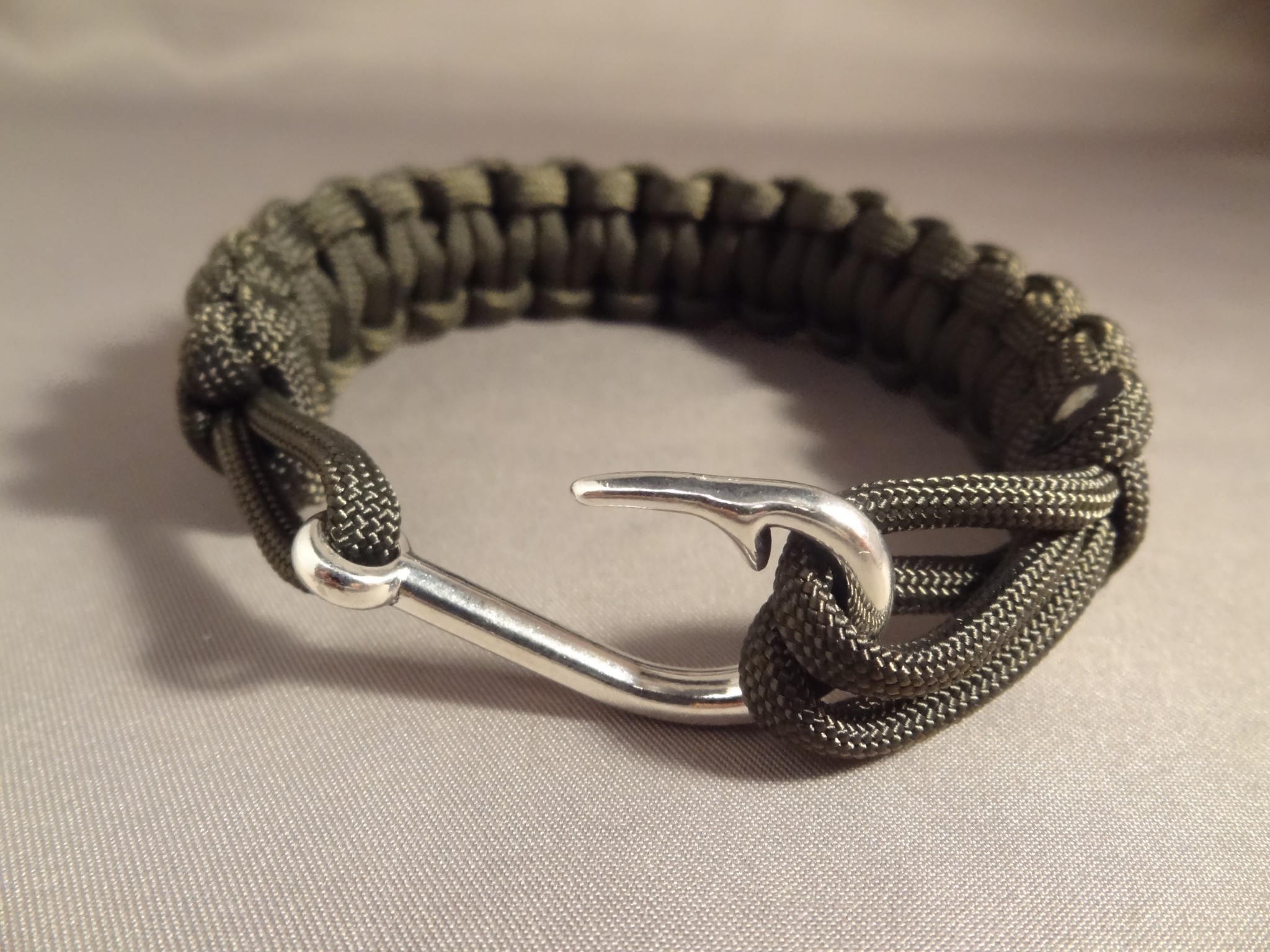 Fish Hook Clasp Paracord Bracelet