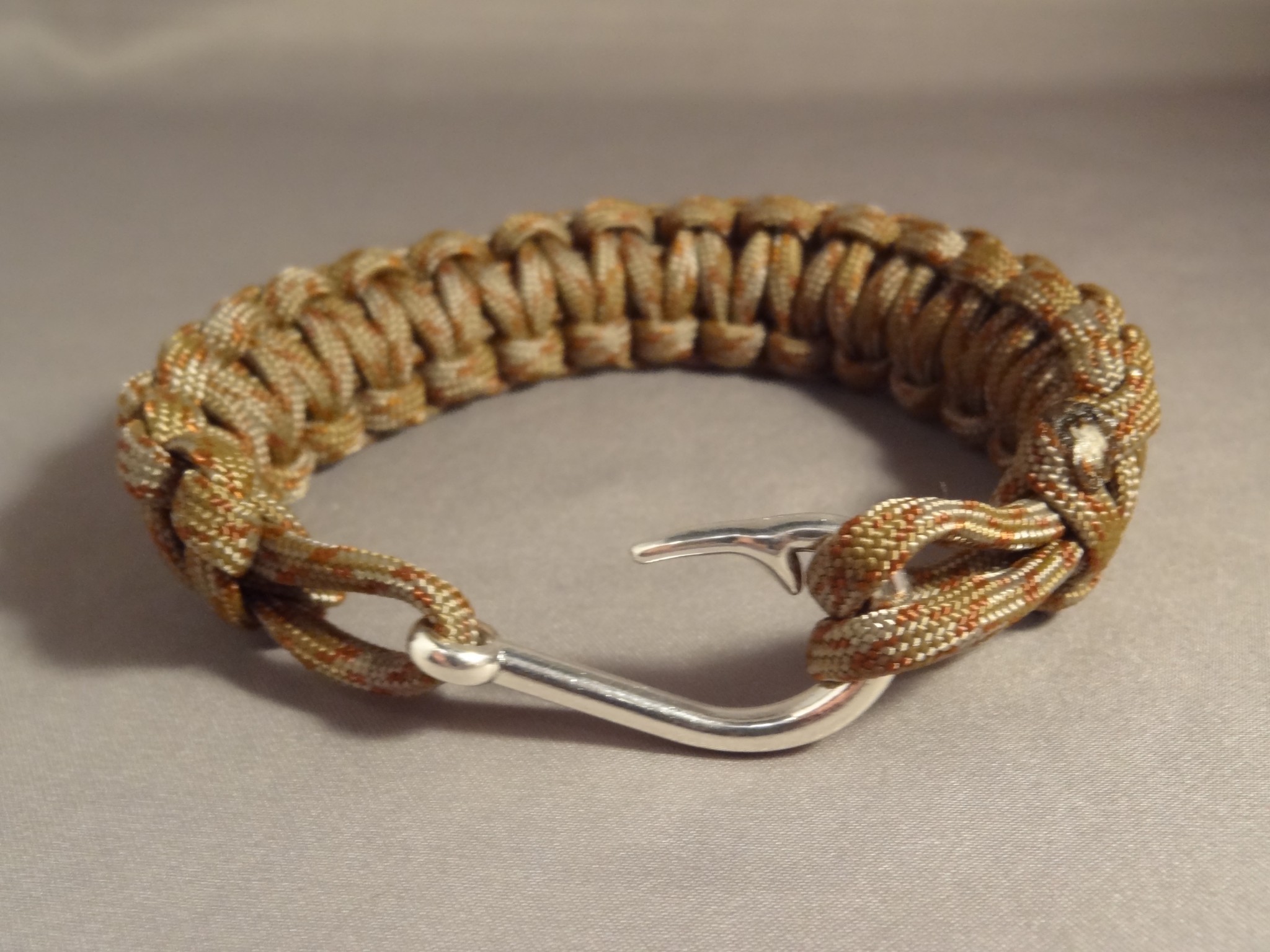 Fish Hook Clasp Paracord Bracelet