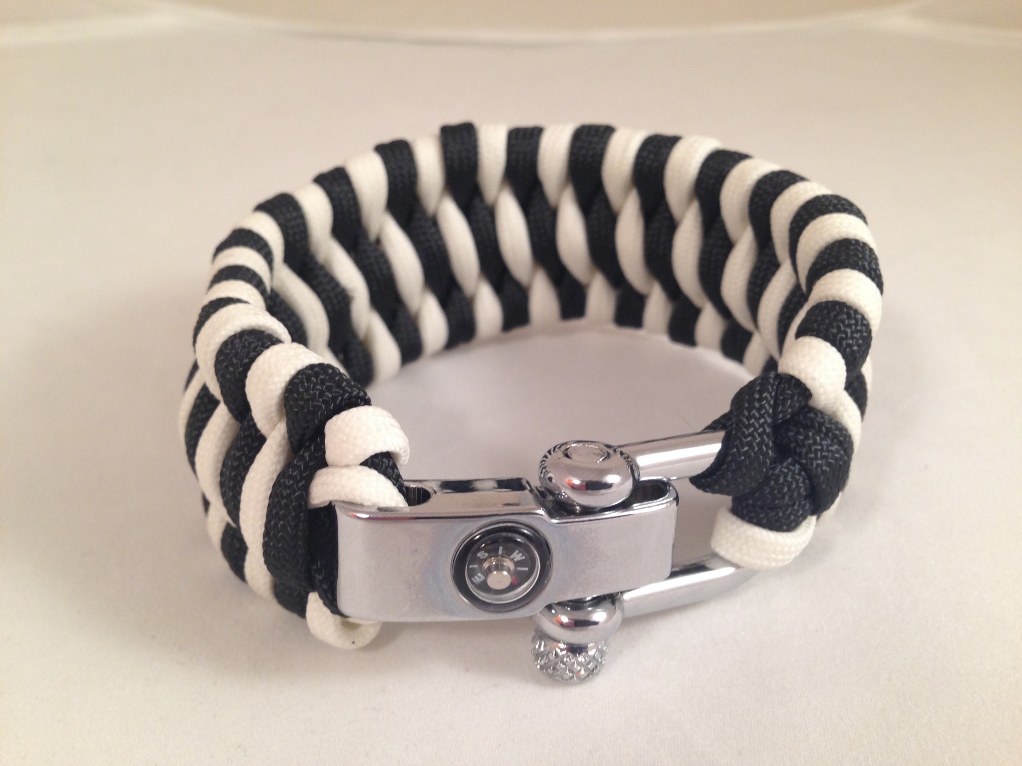 Two-Color Custom-Made Survival Paracord Bracelet Using Adjustable Stainless  Steel Shackle with Compass.