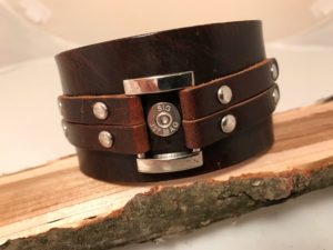 Brown center link bracelet with case head